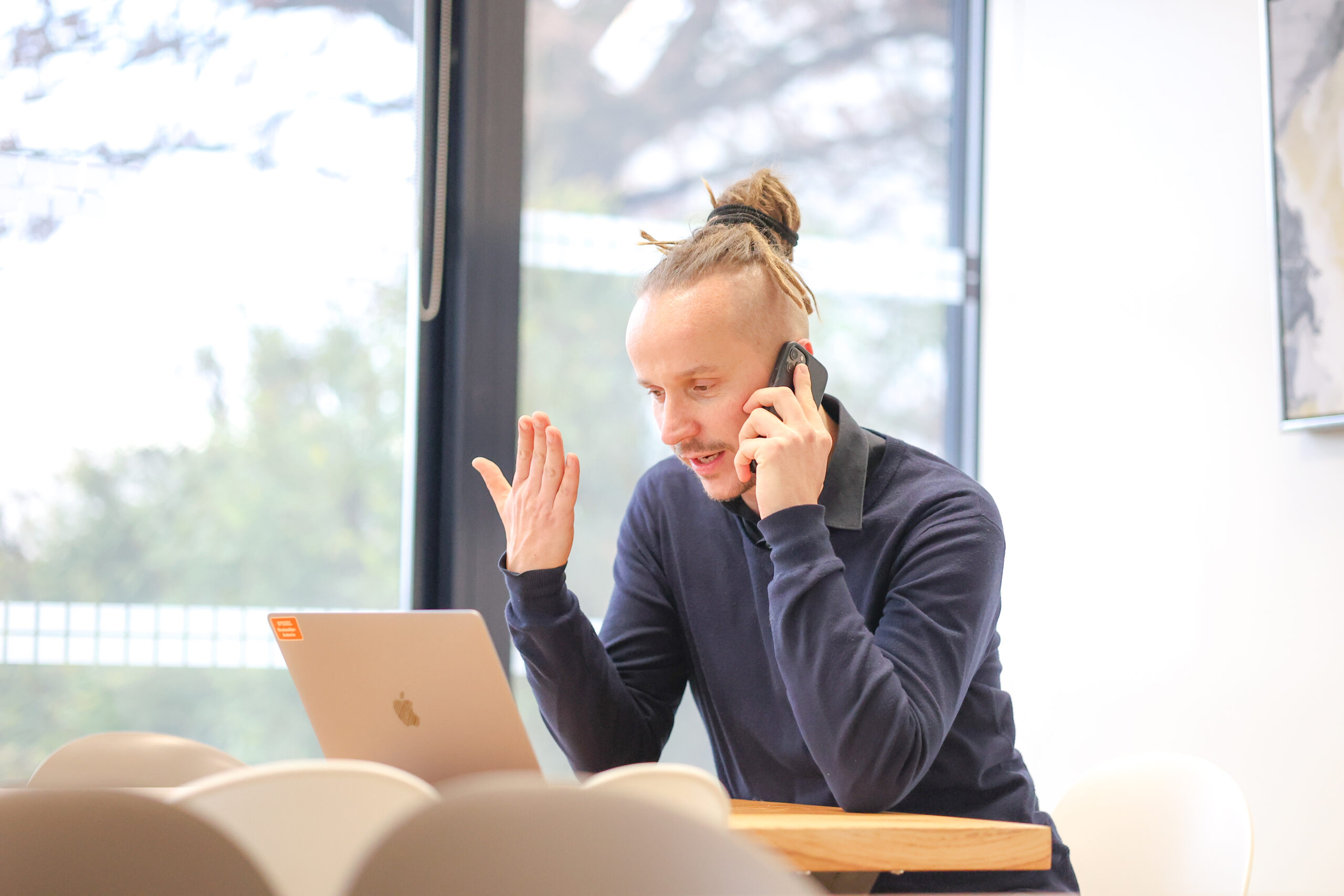 Sebastian Winklers Home-Office-Setup für optimale Videokonferenzen