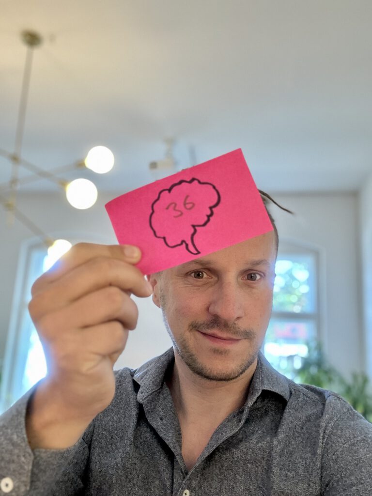 Sebastian Winkler feiert seinen Geburtstag mit der Botschaft: Für immer 36
