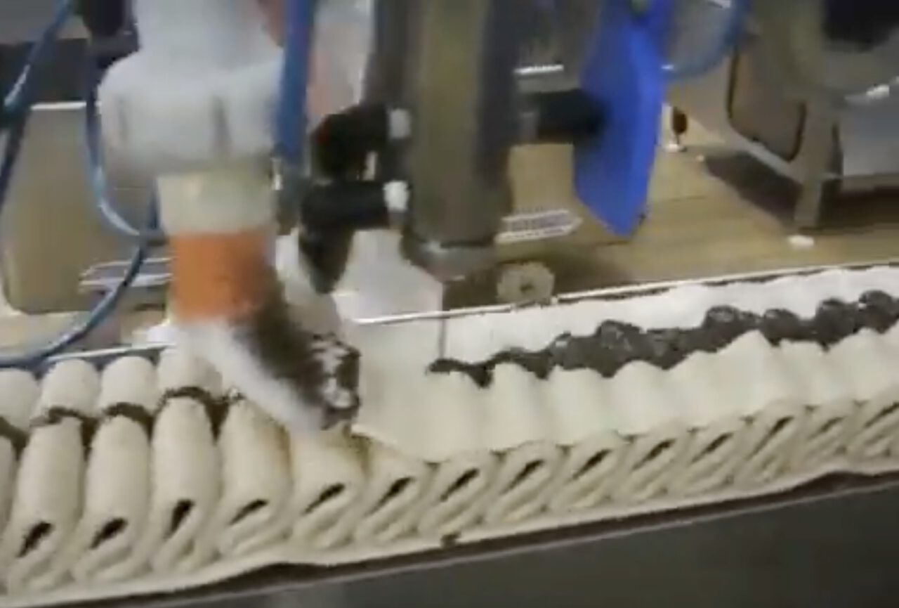 Faszinierende Viennetta-Eisherstellung als Analogie: Muss Innovation immer KI bedeuten?