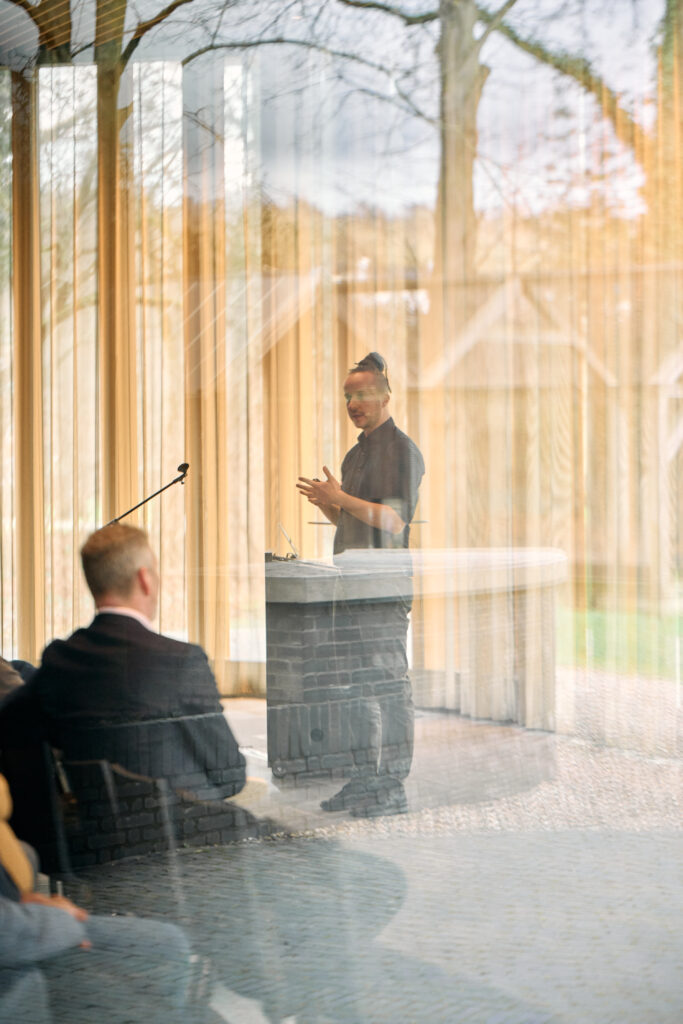 Sebastian Winkler – Hinter Glas