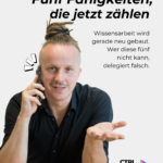 Sebastian Winkler telefoniert am Schreibtisch – Titelbild zum Artikel „Fünf Fähigkeiten, die jetzt zählen" über neue Kompetenzen für Wissensarbeiter im KI-Zeitalter