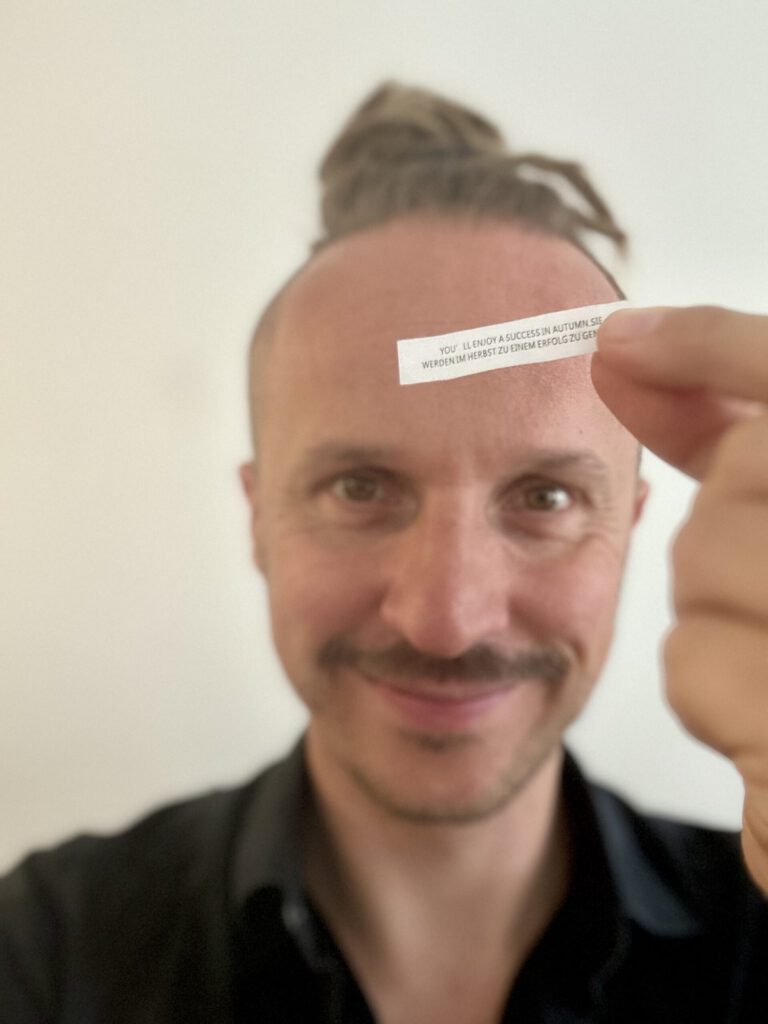 Erfolg im Herbst: Warum KI-Output prüfen ein fester Schritt sein muss